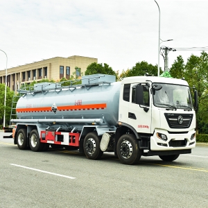 19方東風(fēng)天錦8x4腐蝕性物品罐式運輸車(chē)