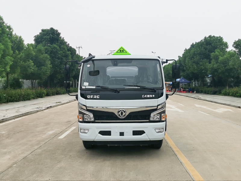 湖北華特福瑞卡加油車(chē)8.5方加油車(chē)運油車(chē)油罐車(chē)